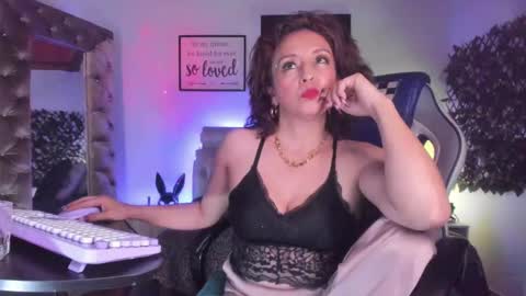 Snapshot of beatricez chatting on 11/09/25, 05:50 Chanel online show from 11/09/25, 05:50