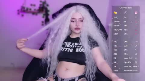 Snapshot of beaty_lilith chatting on 09/27/25, 05:34 beaty_lilith online show from 09/27/25, 05:34