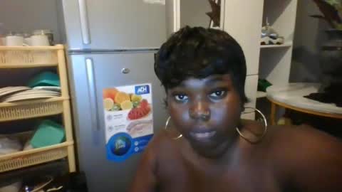 Snapshot of beautie699392 chatting on 02/03/25, 11:31 Lil stunner online show from 02/03/25, 11:31