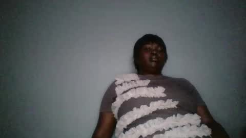 Snapshot of beautie699392 chatting on 02/24/25, 06:16 Lil stunner online show from 02/24/25, 06:16