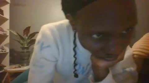 Snapshot of beautie699392 chatting on 09/14/25, 06:51 Lil stunner online show from 09/14/25, 06:51