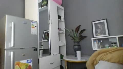 Snapshot of beautie699392 chatting on 09/28/25, 07:58 Lil stunner online show from 09/28/25, 07:58