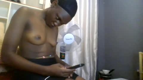 Snapshot of beautie699392 chatting on 06/20/26, 10:45 Lil stunner online show from 06/20/26, 10:45
