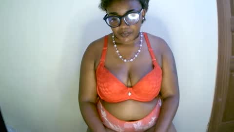 Snapshot of beautifulpeach2 chatting on 01/19/25, 12:28 beautifulpeach2 online show from 01/19/25, 12:28