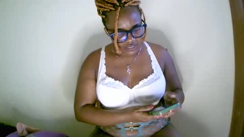 Snapshot of beautifulpeach2 chatting on 02/05/25, 12:38 beautifulpeach2 online show from 02/05/25, 12:38