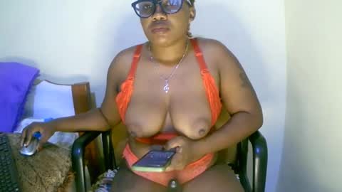 Snapshot of beautifulpeach2 chatting on 02/22/25, 04:51 beautifulpeach2 online show from 02/22/25, 04:51