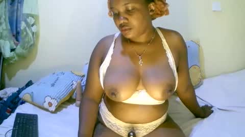 Snapshot of beautifulpeach2 chatting on 02/25/25, 02:03 beautifulpeach2 online show from 02/25/25, 02:03