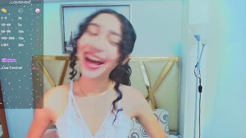 Snapshot of beautifulskinny18 chatting on 01/03/25, 08:01 Shalom online show from 01/03/25, 08:01