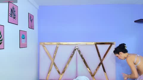 Snapshot of beautifulskinny18 chatting on 01/13/25, 07:53 Shalom online show from 01/13/25, 07:53