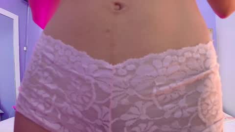 Snapshot of beautifulskinny18 chatting on 02/04/25, 08:38 Shalom online show from 02/04/25, 08:38