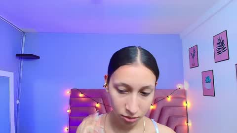 Snapshot of beautifulskinny18 chatting on 02/07/25, 07:49 Shalom online show from 02/07/25, 07:49