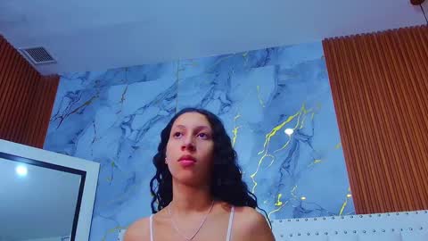 Snapshot of beautifulskinny18 chatting on 03/02/25, 07:56 Shalom online show from 03/02/25, 07:56