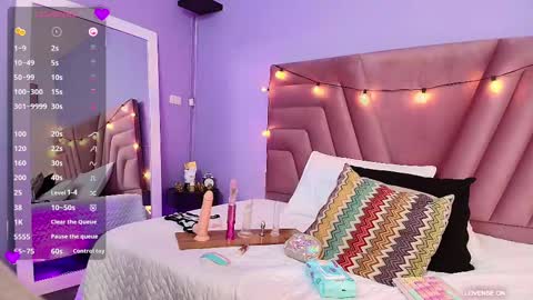 Snapshot of beautifulskinny18 chatting on 03/10/25, 10:34 Shalom online show from 03/10/25, 10:34