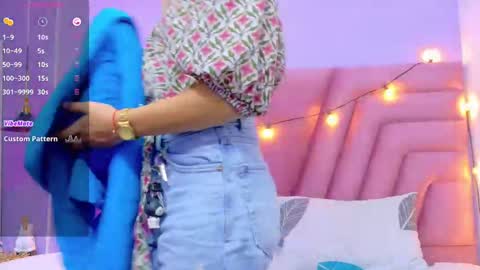 Snapshot of beautifulskinny18 chatting on 09/11/25, 07:58 Shalom online show from 09/11/25, 07:58