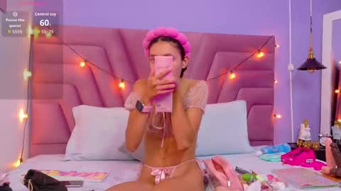 Snapshot of beautifulskinny18 chatting on 09/30/25, 08:14 Shalom online show from 09/30/25, 08:14