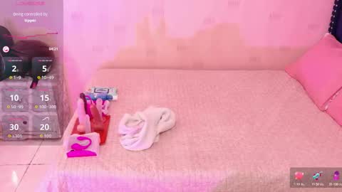 Snapshot of beautifulskinny18 chatting on 10/26/25, 01:06 Shalom online show from 10/26/25, 01:06