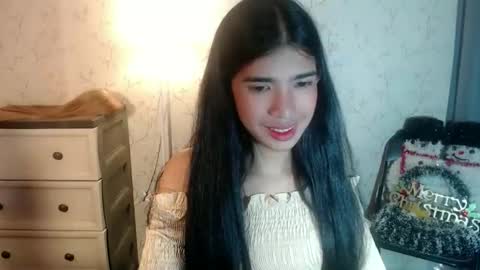 TRIXIE online show from 12/19/25, 02:02