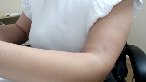 beauty_annyta online show from 04/03/26, 09:40