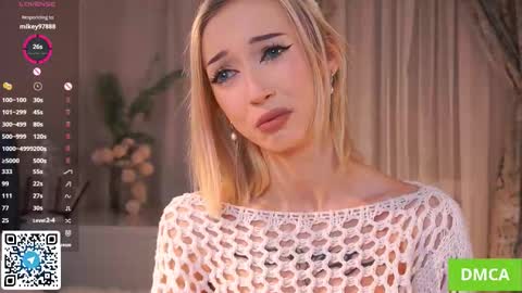 Snapshot of beauty_fuel chatting on 11/03/25, 04:08 Polly online show from 11/03/25, 04:08