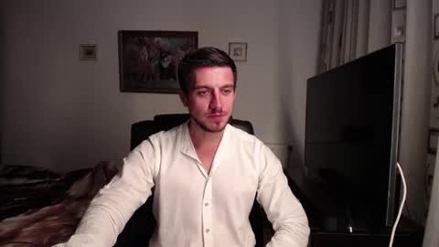 Snapshot of beauty_hard_beast chatting on 09/21/25, 11:17 Mia and Jake online show from 09/21/25, 11:17