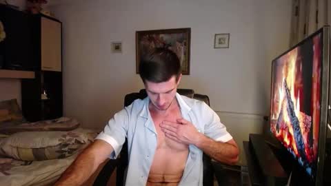 Snapshot of beauty_hard_beast chatting on 10/10/25, 12:31 Mia and Jake online show from 10/10/25, 12:31