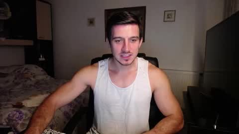 Snapshot of beauty_hard_beast chatting on 11/10/25, 01:10 Mia and Jake online show from 11/10/25, 01:10