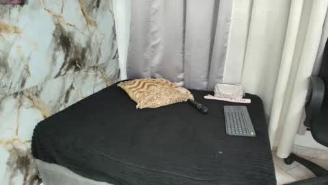 Snapshot of beauty_lana18 chatting on 12/18/25, 03:23 lana online show from 12/18/25, 03:23