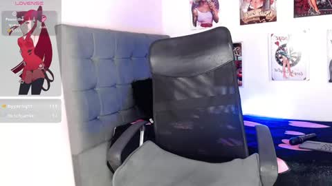 Snapshot of beauty_lana18 chatting on 05/15/26, 10:50 lana online show from 05/15/26, 10:50