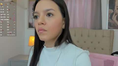 Ariana Reyes online show from 11/07/25, 12:05