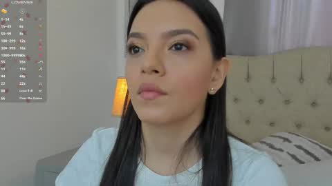 Ariana Reyes online show from 11/18/25, 12:31