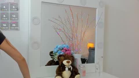 Ariana Reyes online show from 03/10/26, 12:10