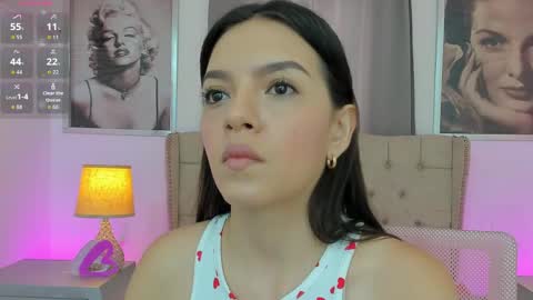 Ariana Reyes online show from 04/11/26, 12:20