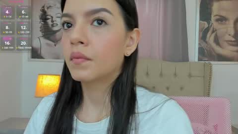 Snapshot of beautyari_ chatting on 04/17/26, 12:08 Ariana Reyes online show from 04/17/26, 12:08