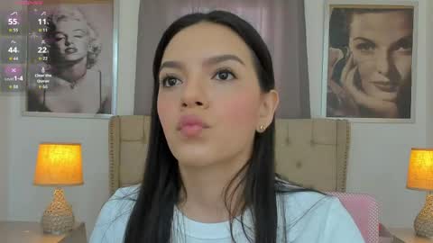 Snapshot of beautyari_ chatting on 04/22/26, 12:18 Ariana Reyes online show from 04/22/26, 12:18
