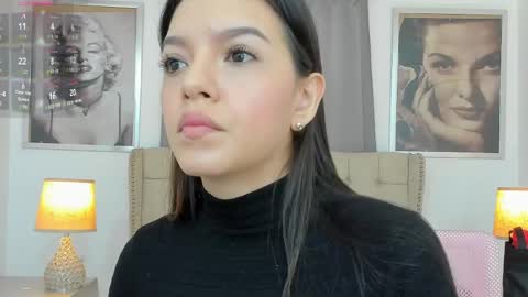 Snapshot of beautyari_ chatting on 04/25/26, 12:19 Ariana Reyes online show from 04/25/26, 12:19
