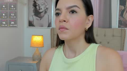Snapshot of beautyari_ chatting on 05/06/26, 12:21 Ariana Reyes online show from 05/06/26, 12:21