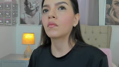 Snapshot of beautyari_ chatting on 05/22/26, 12:22 Ariana Reyes online show from 05/22/26, 12:22