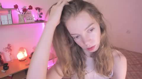 Snapshot of beautyeliise chatting on 09/20/25, 02:07 Eliise online show from 09/20/25, 02:07