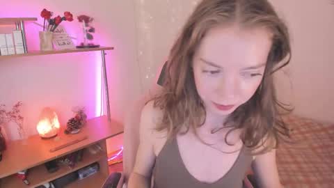 Snapshot of beautyeliise chatting on 10/06/25, 09:07 Eliise online show from 10/06/25, 09:07