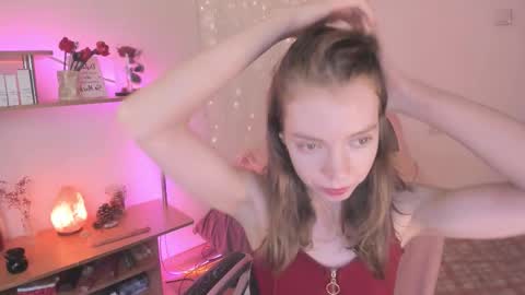 Snapshot of beautyeliise chatting on 10/11/25, 02:15 Eliise online show from 10/11/25, 02:15