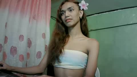Snapshot of beautyhotasia123 chatting on 02/20/25, 05:51 beautyhotasia123 online show from 02/20/25, 05:51