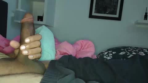 Snapshot of beautyinyoursmile chatting on 09/24/25, 04:49 love2seeudear online show from 09/24/25, 04:49