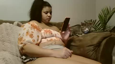 Snapshot of beautyloves chatting on 03/07/25, 12:04 Beauty online show from 03/07/25, 12:04