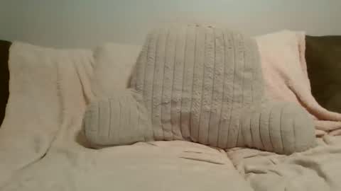 Snapshot of beautyloves chatting on 10/11/25, 03:50 Beauty online show from 10/11/25, 03:50