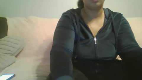 Snapshot of beautyloves chatting on 11/14/25, 03:55 Beauty online show from 11/14/25, 03:55