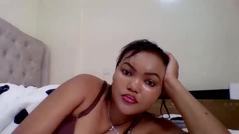 Snapshot of beautystar12 chatting on 05/24/26, 08:41 beautystar12 online show from 05/24/26, 08:41
