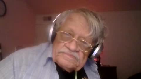 Snapshot of beautytomyeyes chatting on 11/01/25, 02:13 beautytomyeyes online show from 11/01/25, 02:13