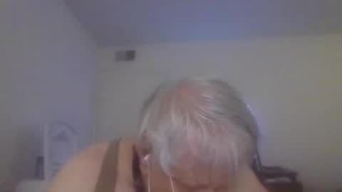 Snapshot of beautytomyeyes chatting on 11/12/25, 02:34 beautytomyeyes online show from 11/12/25, 02:34