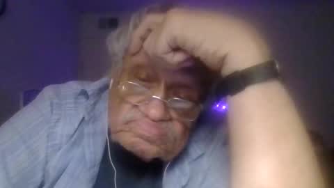 Snapshot of beautytomyeyes chatting on 11/28/25, 01:08 beautytomyeyes online show from 11/28/25, 01:08