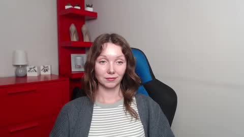 Snapshot of beautyzoexx chatting on 12/17/24, 12:33 Zoe online show from 12/17/24, 12:33